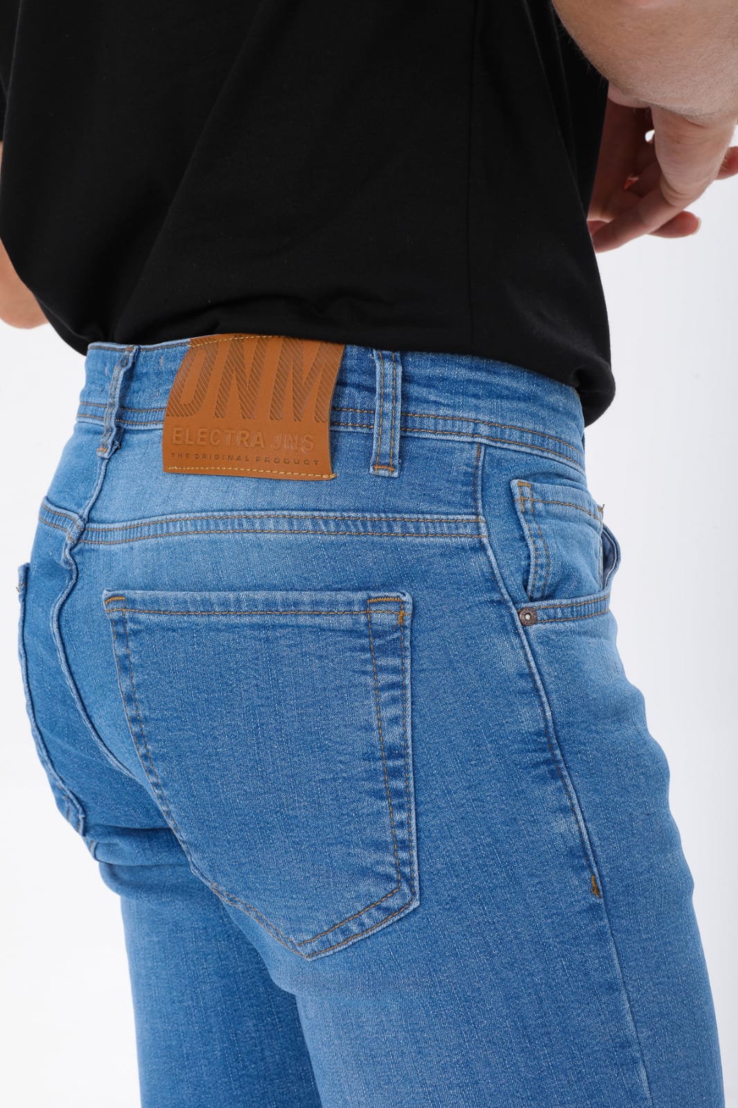 6ff6da5b-831e-442c-bc27-4e5554bfce2f